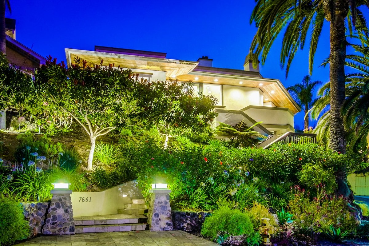 Country Club Villa by the Sea gallery image 3