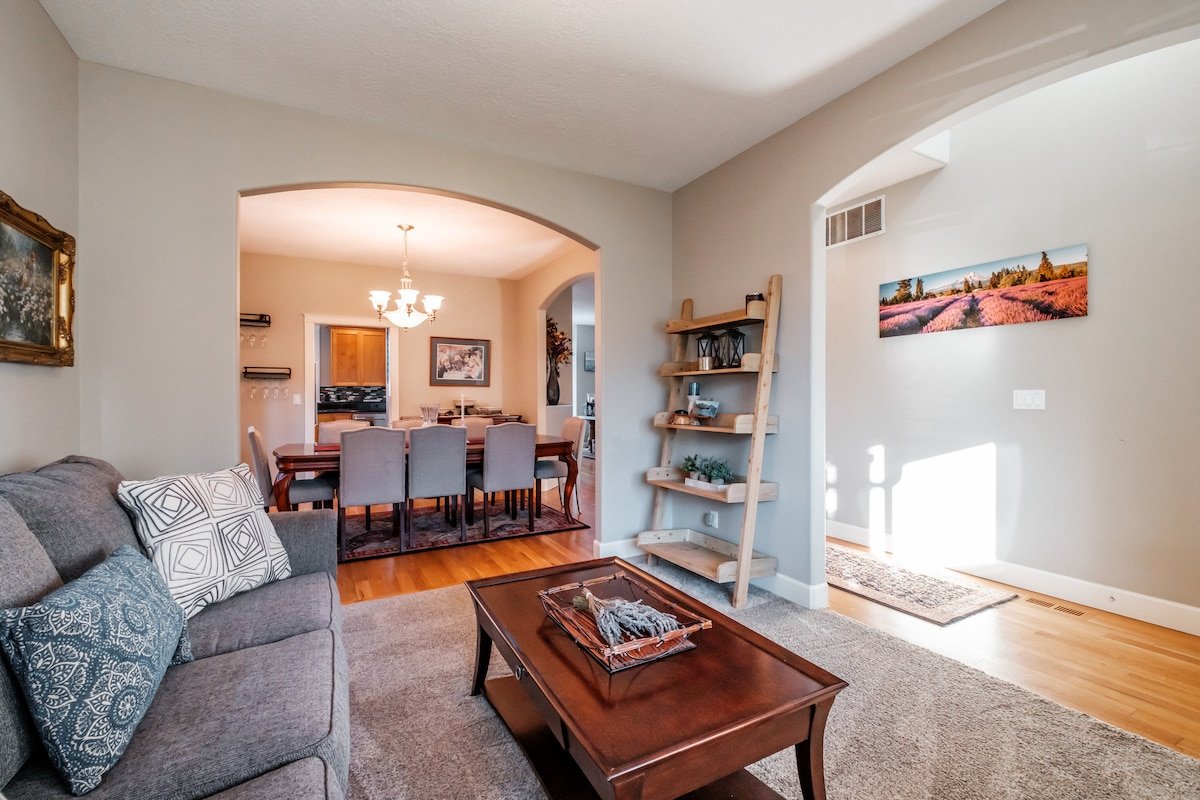 Willamette Valley Retreat w/hot tub gallery image 5