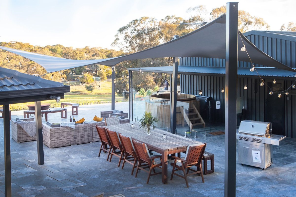 Barossa house in the vines & stunning valley view!