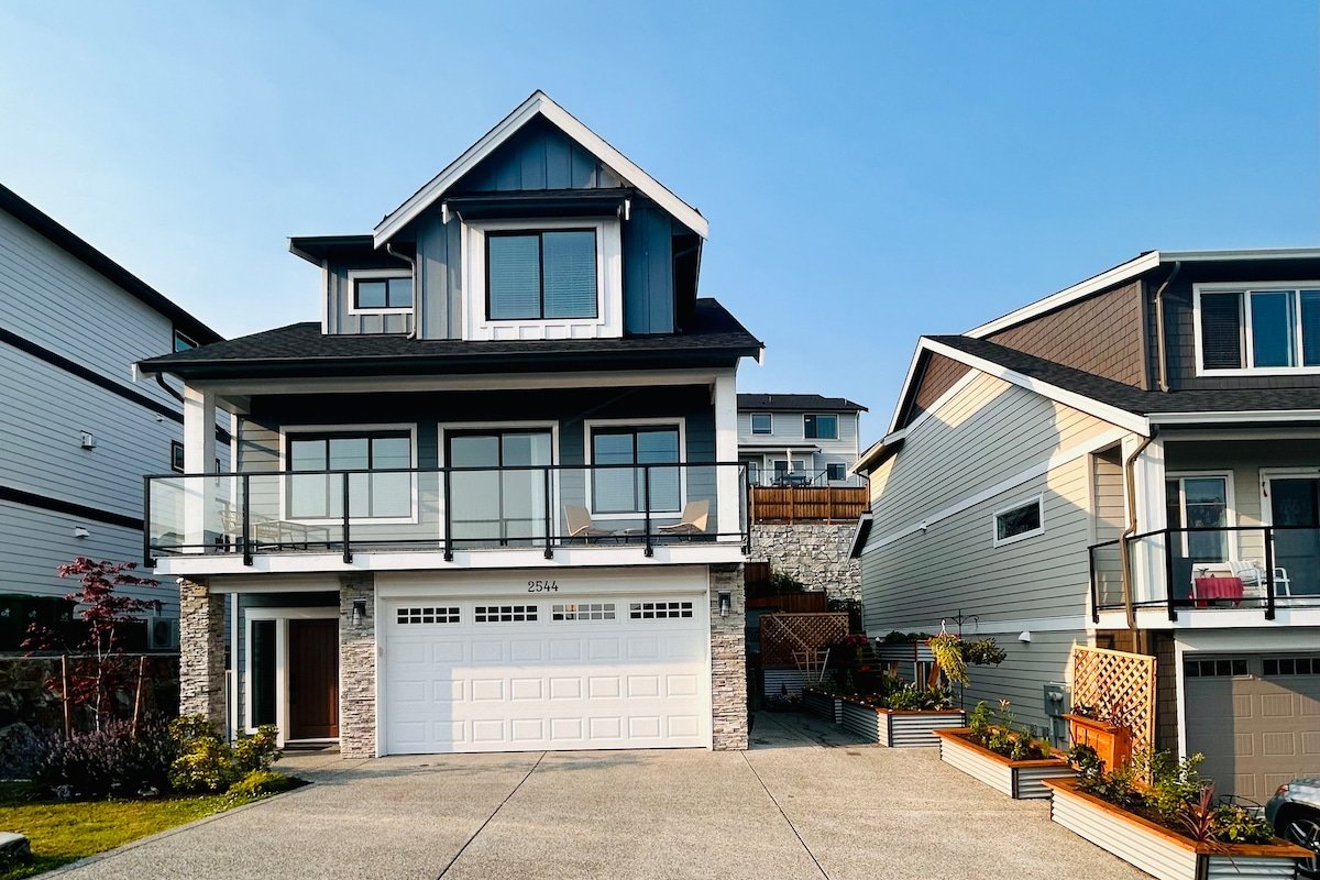 Soleil Space! Your mountaintop retreat awaits gallery image 4