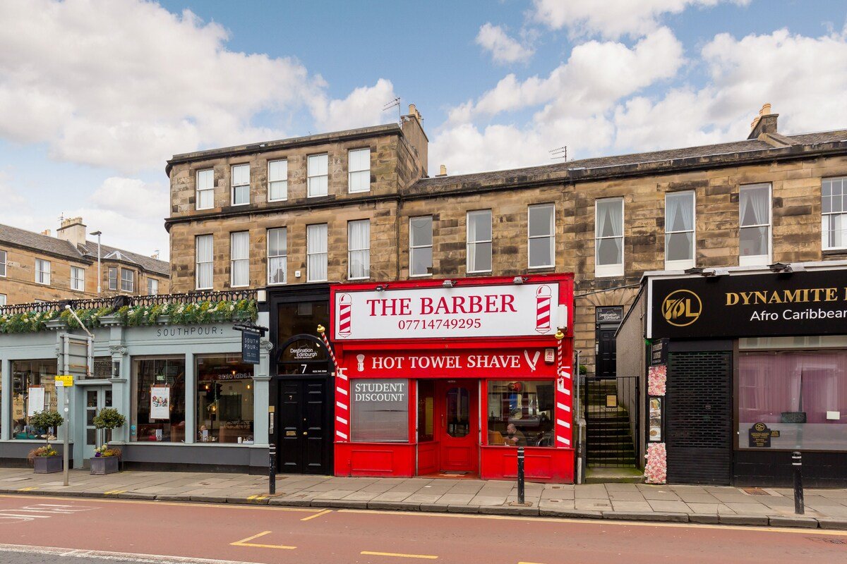 3 bed apartment ideal for Royal Mile & Old Town gallery image 4
