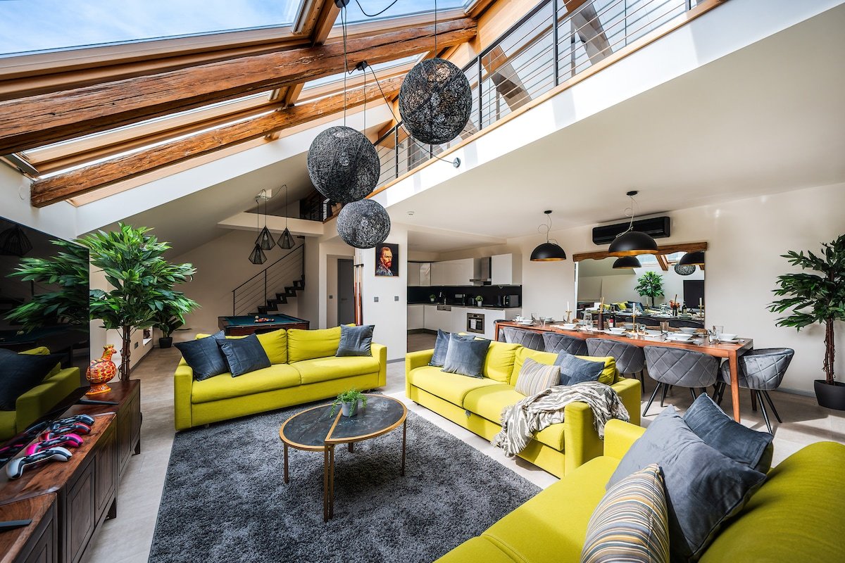 A/C Luxury Loft: Friends & Family Edition gallery image 2