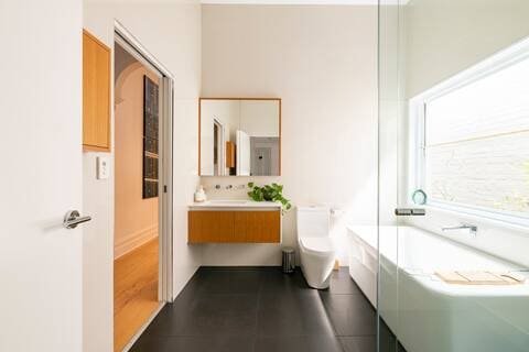 Lovely renovated Victorian terrace. 3 bed, 2 bath. gallery image 5