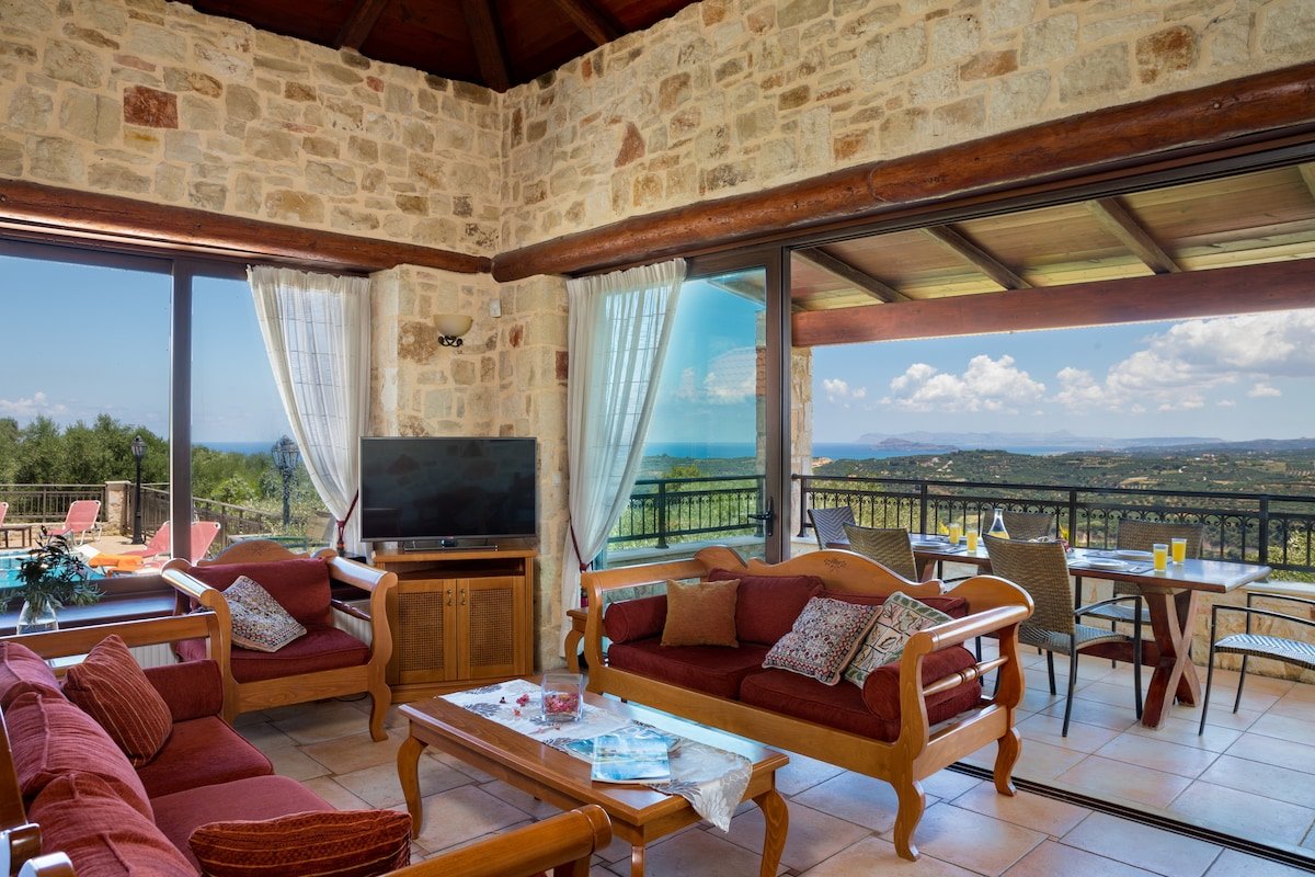 Family Villa w/Pool, Children Area, BBQ, Ping Pong gallery image 5