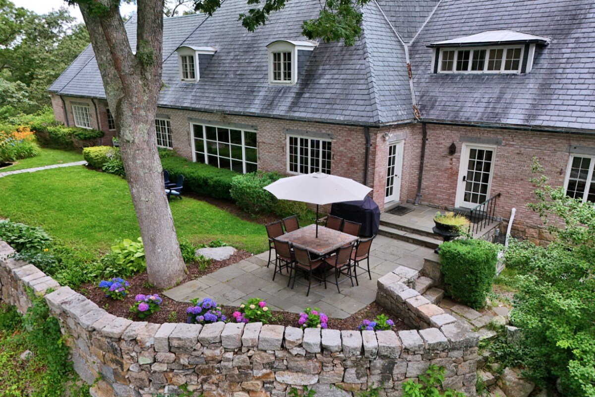 8 bedroom seacoast manor with amazing views! gallery image 4