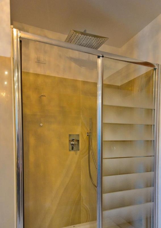 LeavingRoom | Amazing Penthouse suite in Trevi gallery image 4