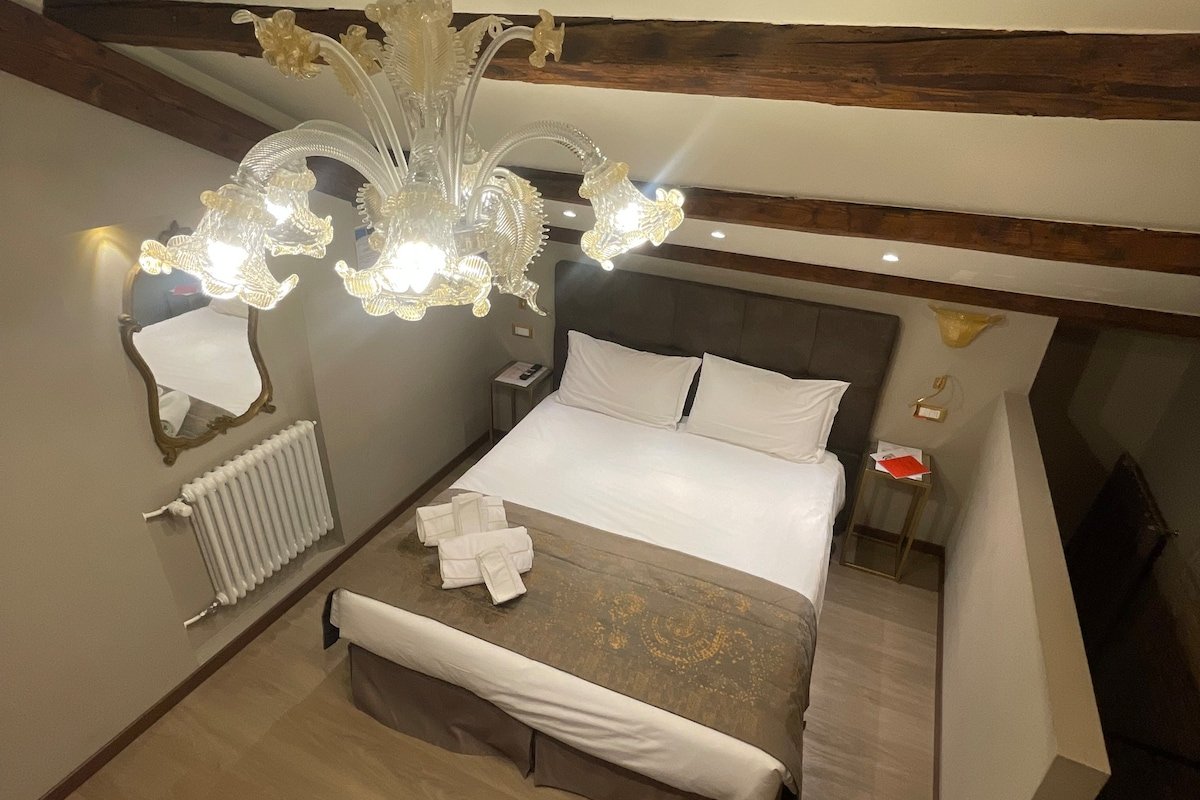 Cà dell’Arte Palace, Venier grimani gallery image 3