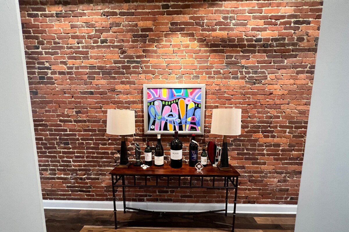 Downtown Penthouse | Broadway | Printer’s Alley gallery image 5