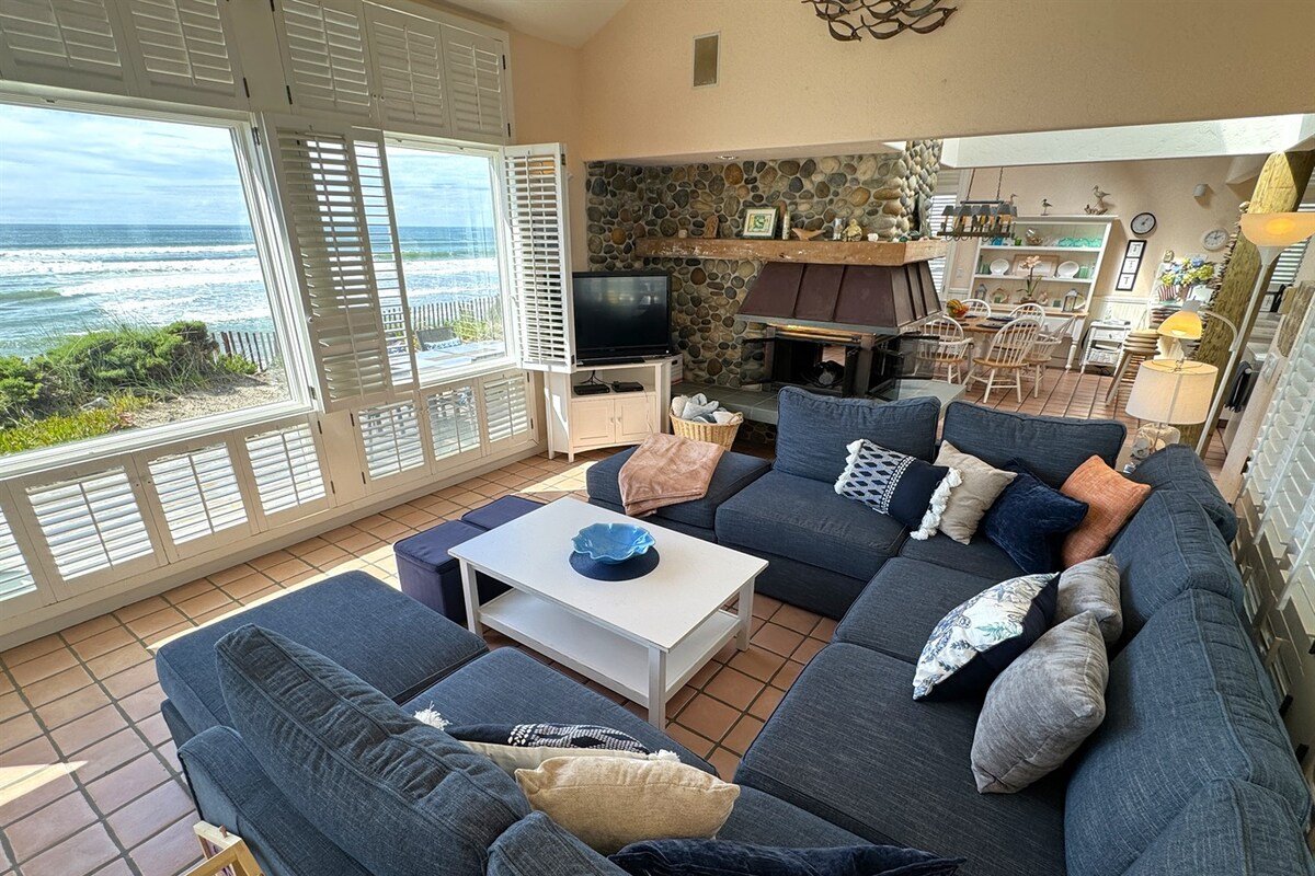 Oceanfront Cottage Gem w toys *groceries delivery! gallery image 5