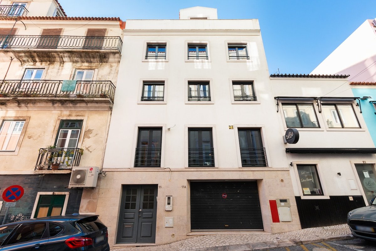 Exquisite Townhouse for 8 in Lisbon City Center gallery image 4