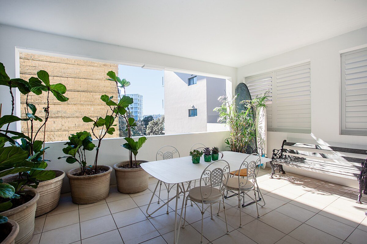 Spacious Bondi Beach Escape gallery image 3