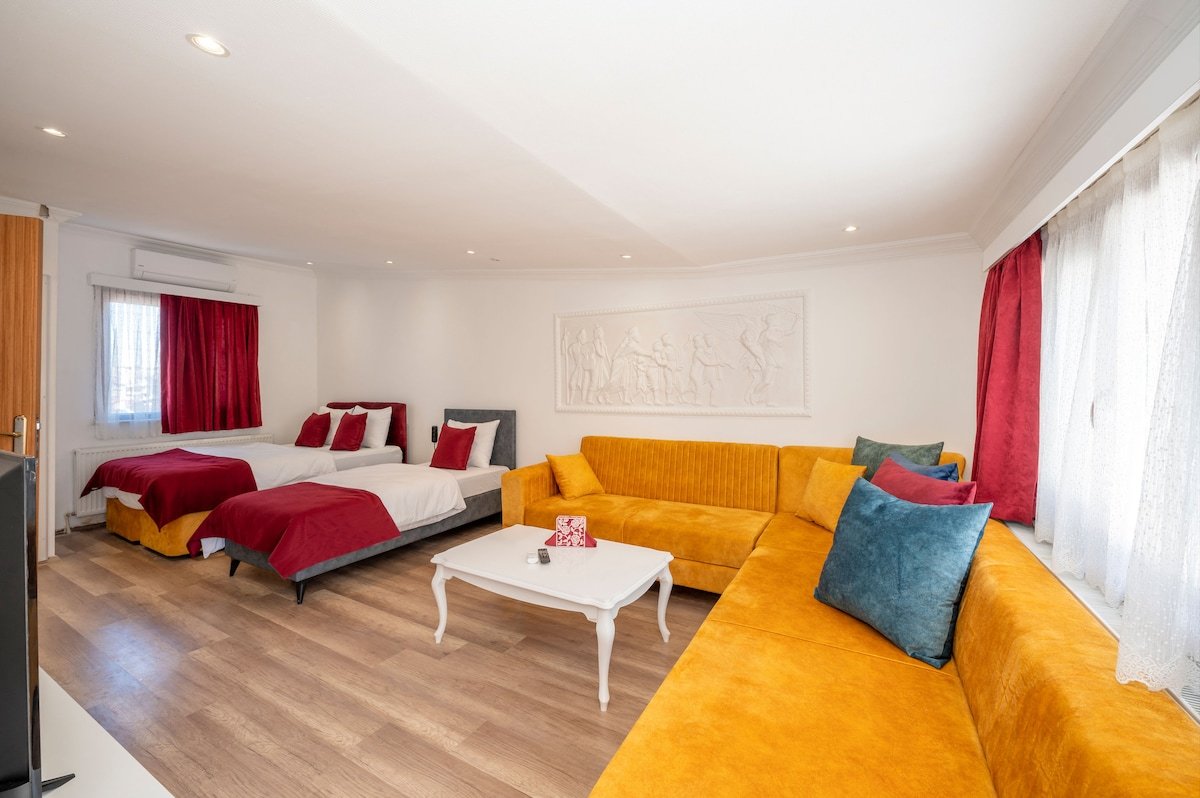 FOR 12 Person – 2 Min to Taksim Square gallery image 5