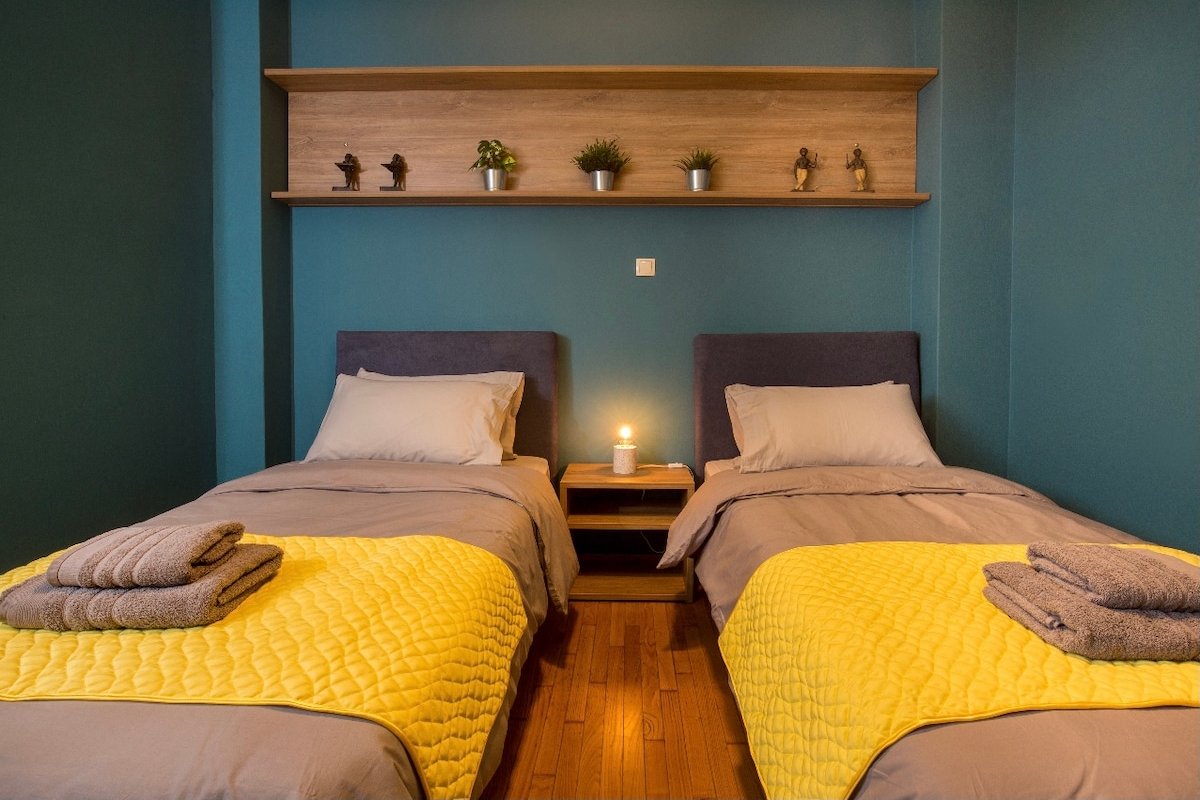 A COZY APARTMENT HUGGING THE ACROPOLIS HILL gallery image 5