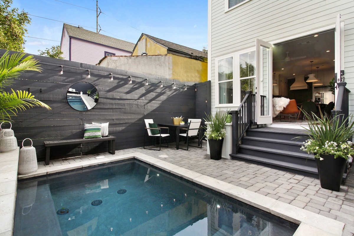 Spacious Mid-Century Oasis | Heated Pool gallery image 2