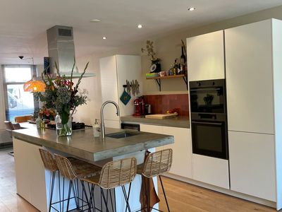 Modern apartment (105m) with garden in city centre