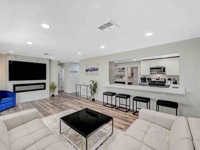 Vegas Baby-5 minutes to strip!