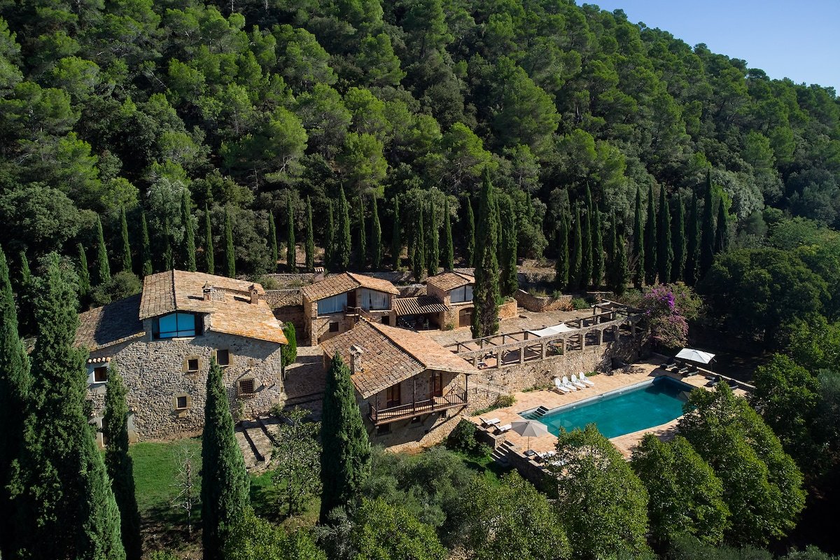 spectacular 17th century house in a rural setting gallery image 2