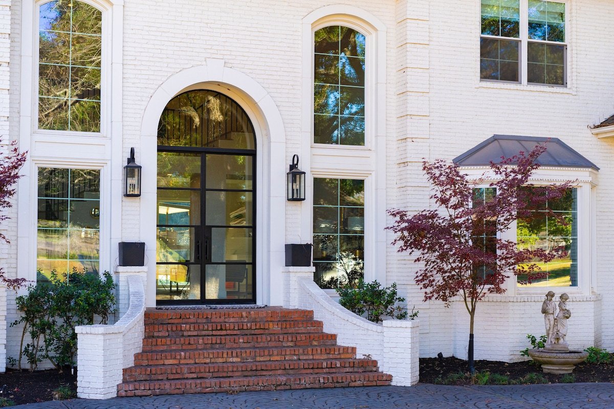 Luxe Austin-Area Retreat for Groups & Gatherings gallery image 5