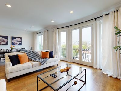 Luxurious & Private Beverly Hills Condo with Views