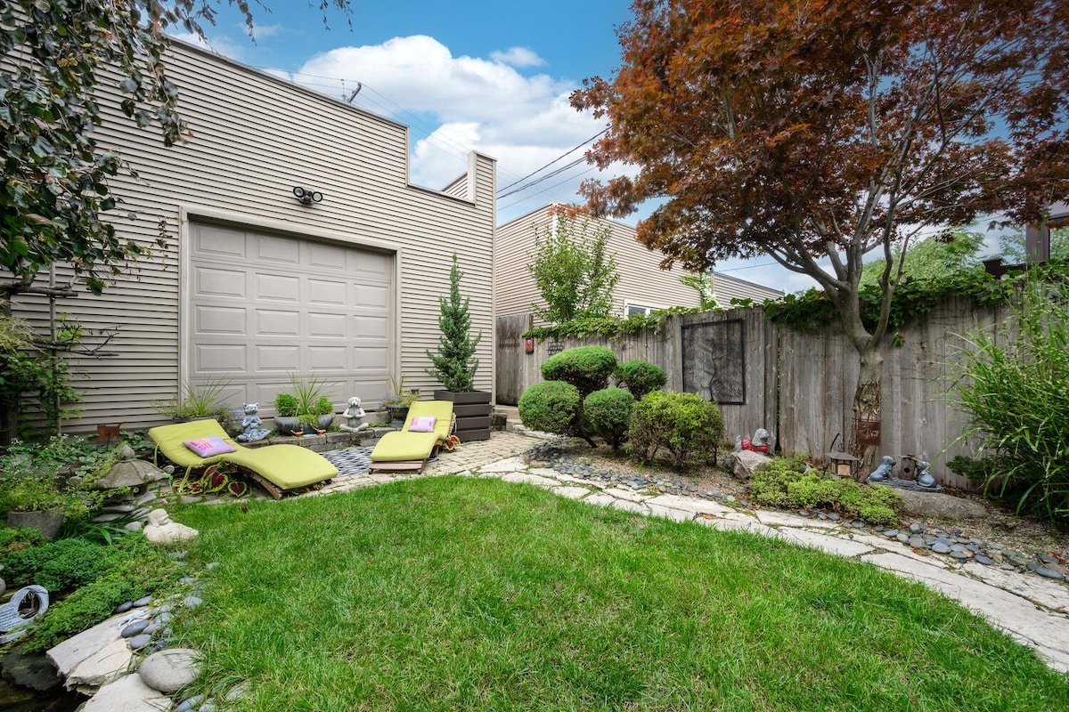 Entire Home in Historic Logan Square gallery image 4
