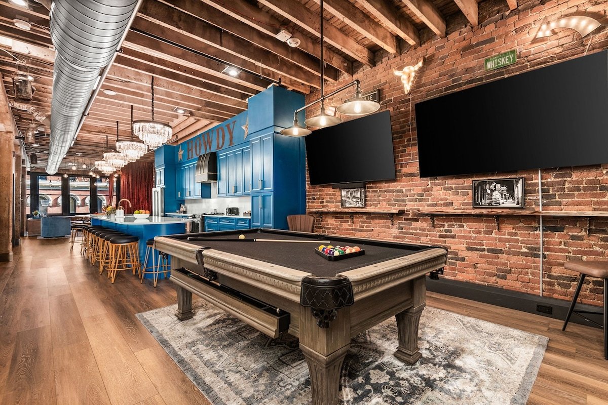 Historic loft near Ryman w/ river view gallery image 5