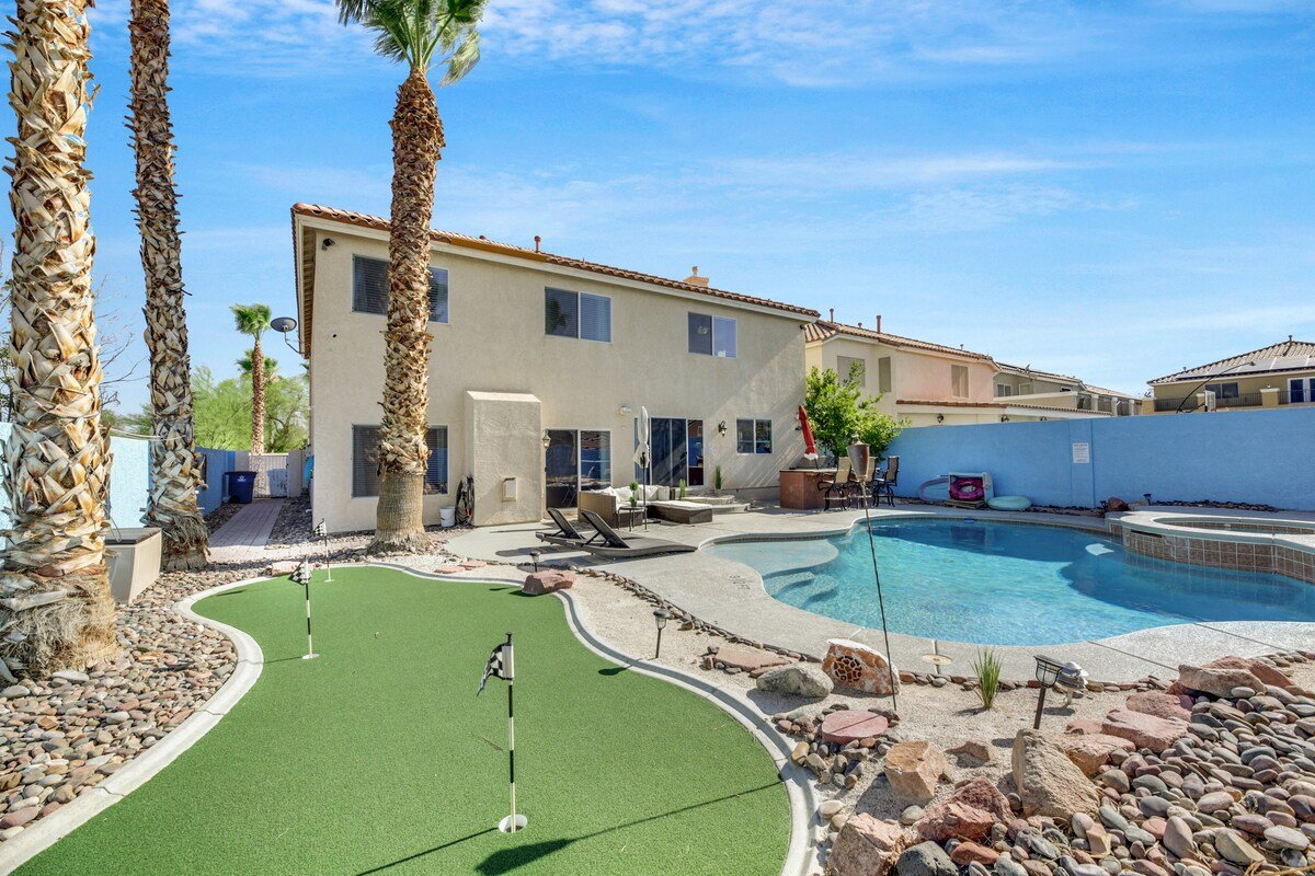 Private Villa Your Haven for Vegas! Prime location gallery image 4