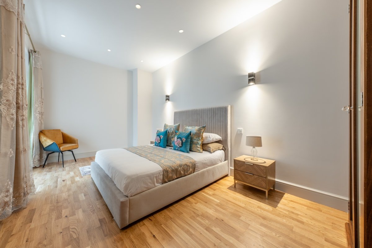 250 SqM MEGA MANSiON gallery image 5