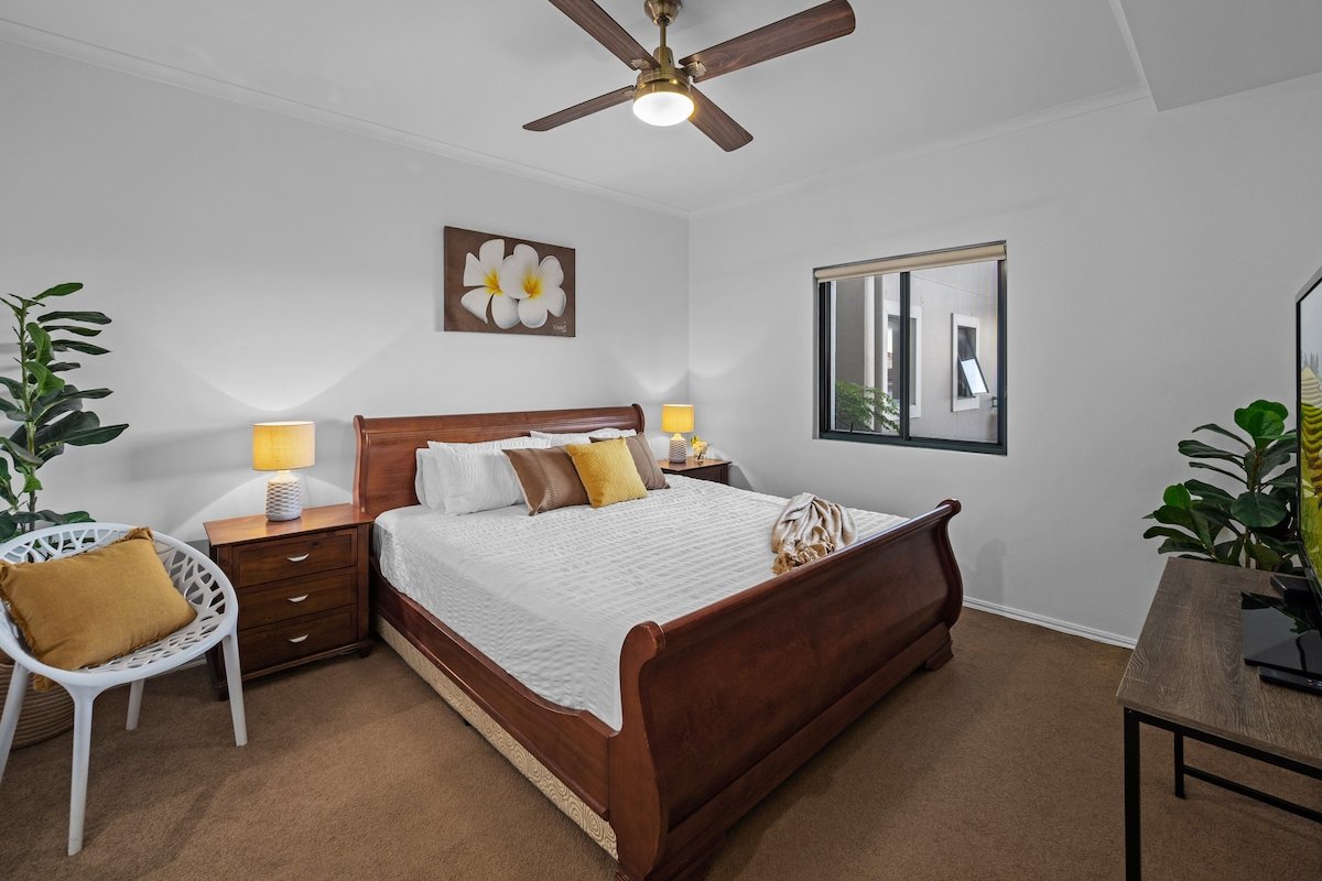 Riverfront home near the Story Bridge gallery image 3