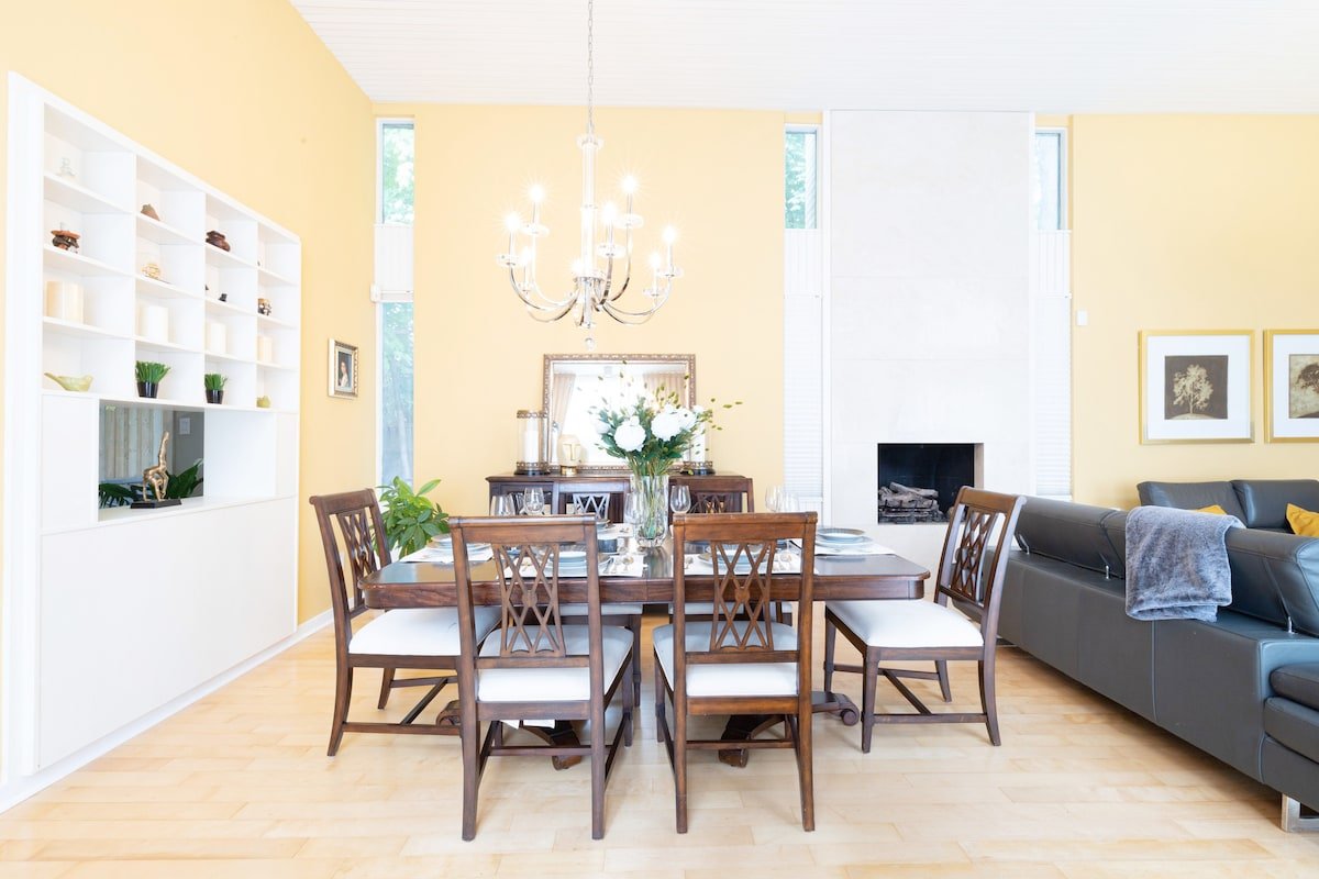 Upscale Home in Lawrence Park [With Yoga Room] gallery image 5