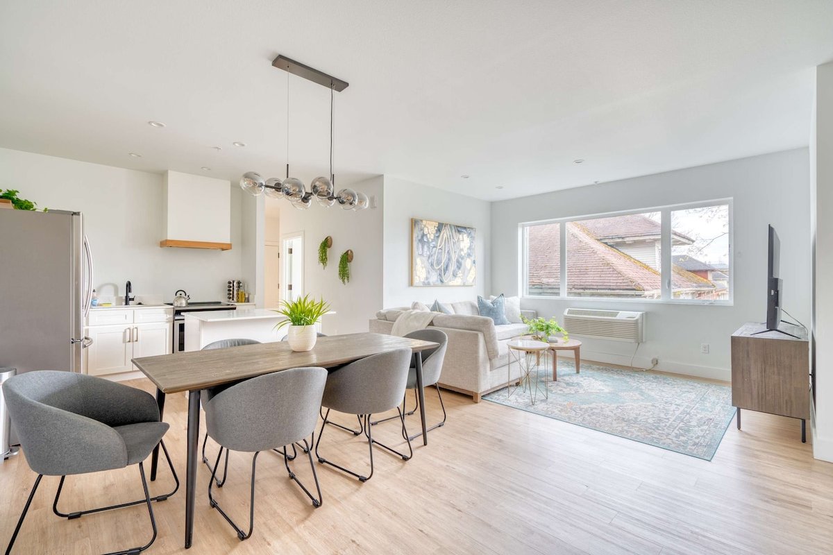 Sleeps 12 – Exclusive Floor – Great for Groups gallery image 5