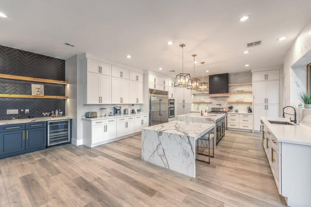 Luxury Private Resort 8 min to strip! Pool/spa gallery image 5