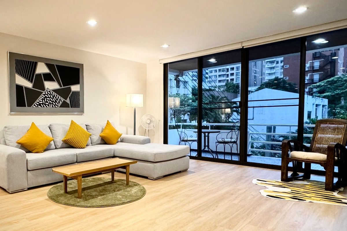 Newly renovated‼︎ 2 luxurious bedrooms en-suite. gallery image 5