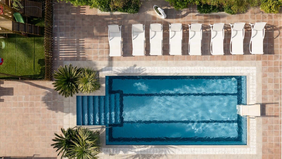 Tsourlakis Residence, an oasis of tranquility gallery image 3