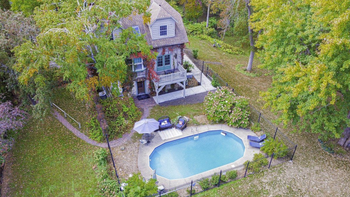 Historic James Mulvey Carriage house (Whole house) gallery image 2