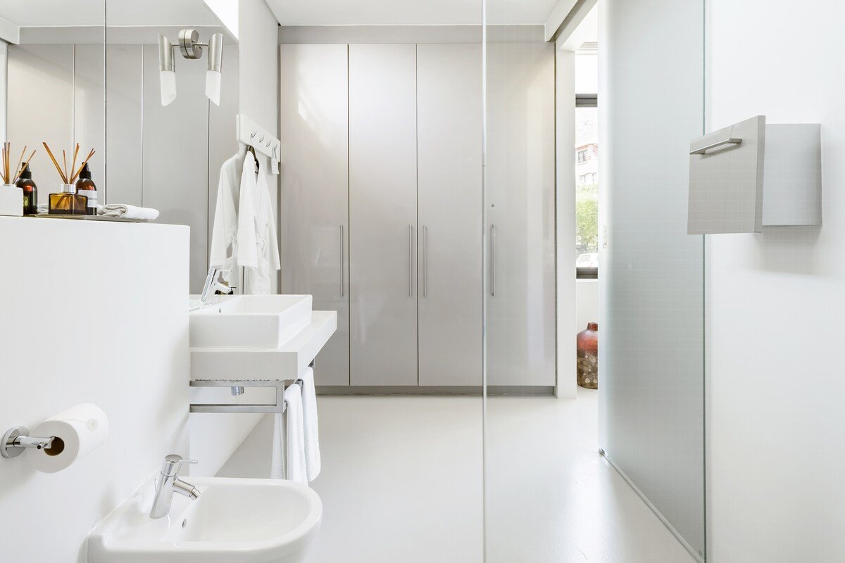 Serenity 18 Ronald Road Camps Bay (Views & Solar) gallery image 2