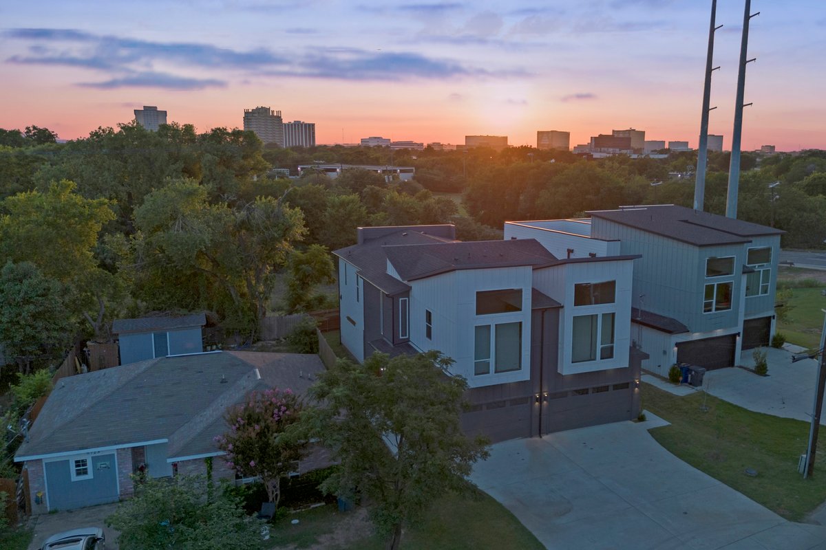 Luxury 3BR Hot Tub, Game Room, Near Downtown