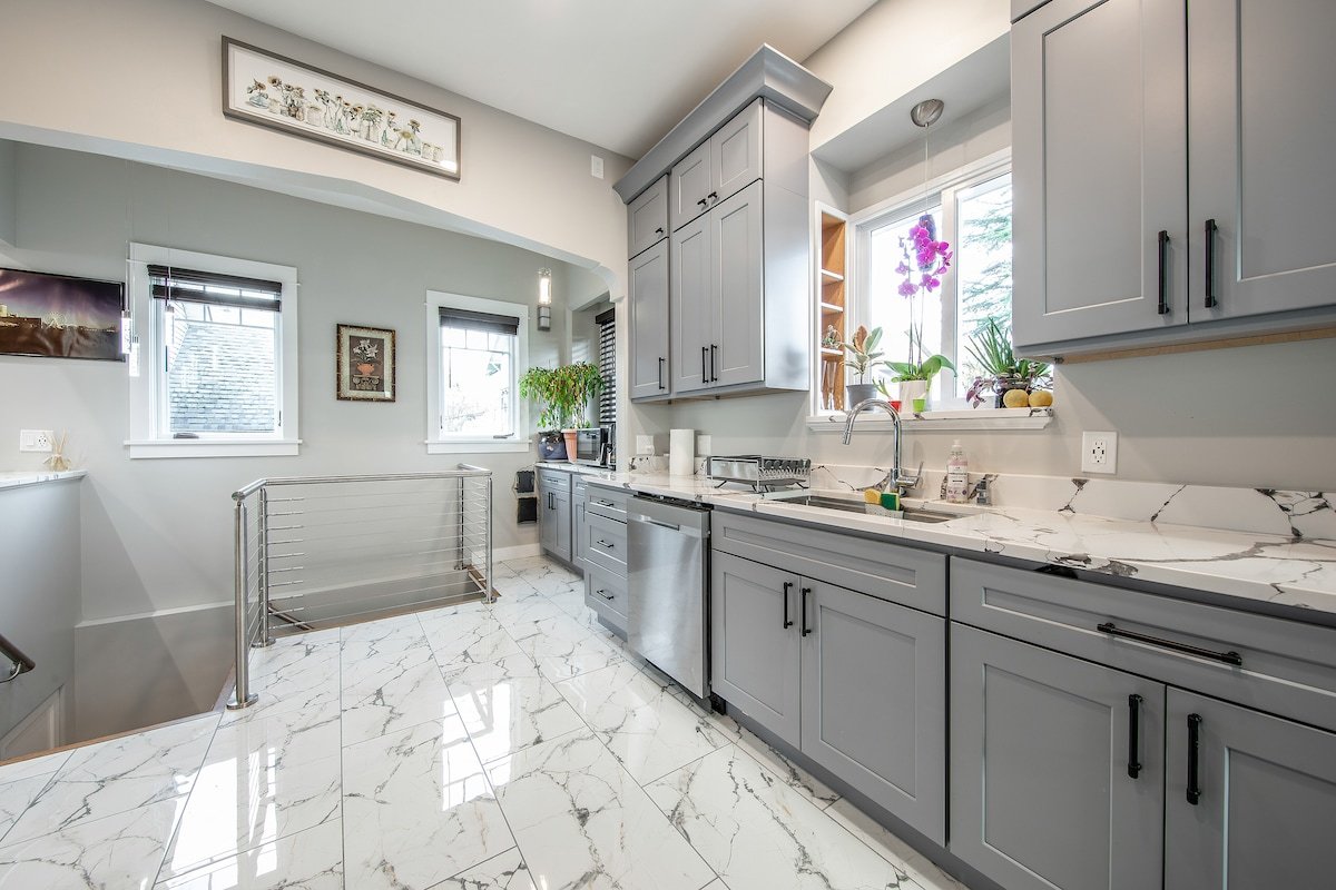 Upper-Level Home gallery image 3