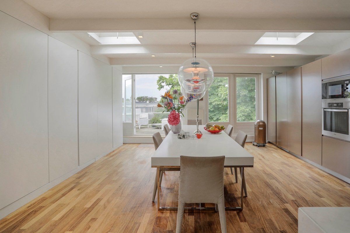 Beautiful apartment in the Pijp gallery image 5