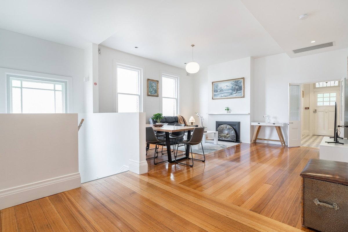 luxury city living – private entrance-free parking gallery image 5