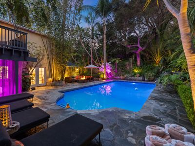 Luxury Resort Style- Heated Pool- Jacuzzi- Firepit