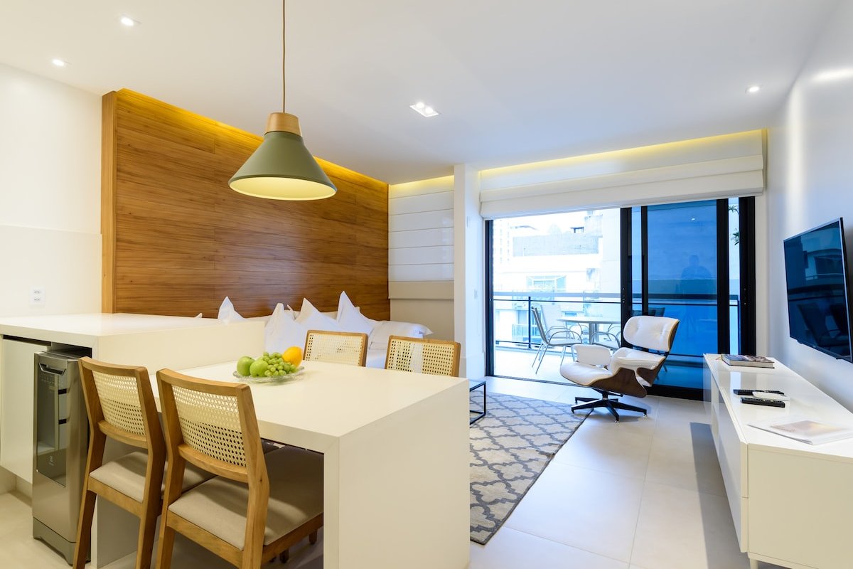 Next to the beach, pool, luxury and design gallery image 2