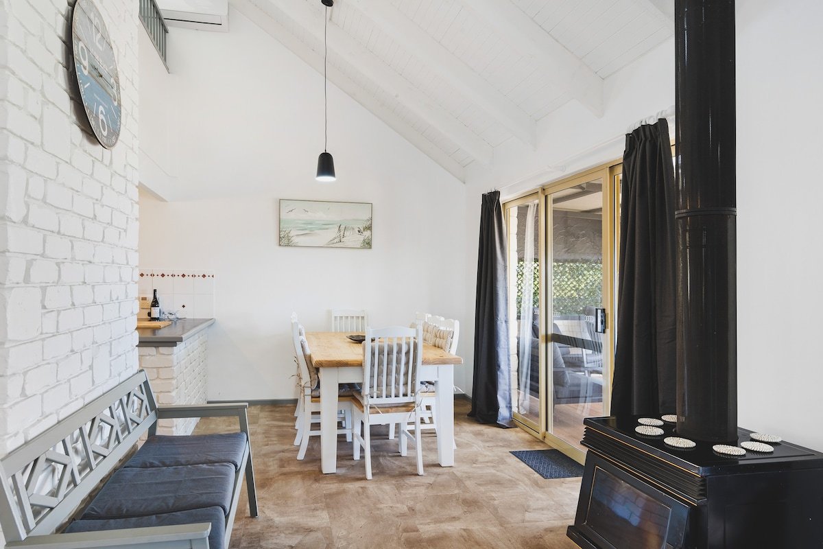 Oceanview Manor by Peppy Beach Retreats® gallery image 5