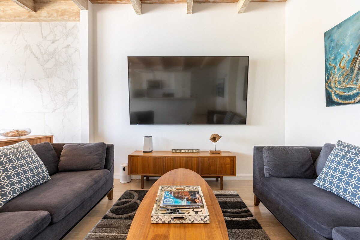 Luxury Malibu Road Oceanfront Townhouse gallery image 5