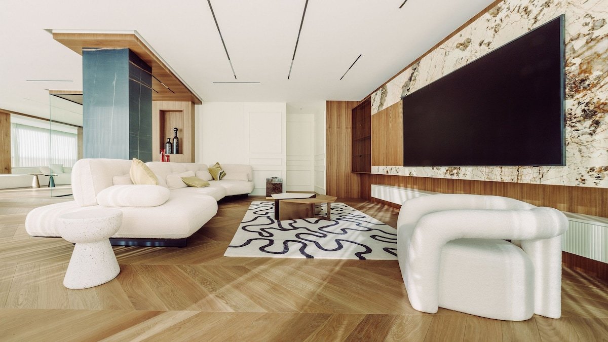 Par096 – Luxury penthouse on Avenue Montaigne gallery image 3