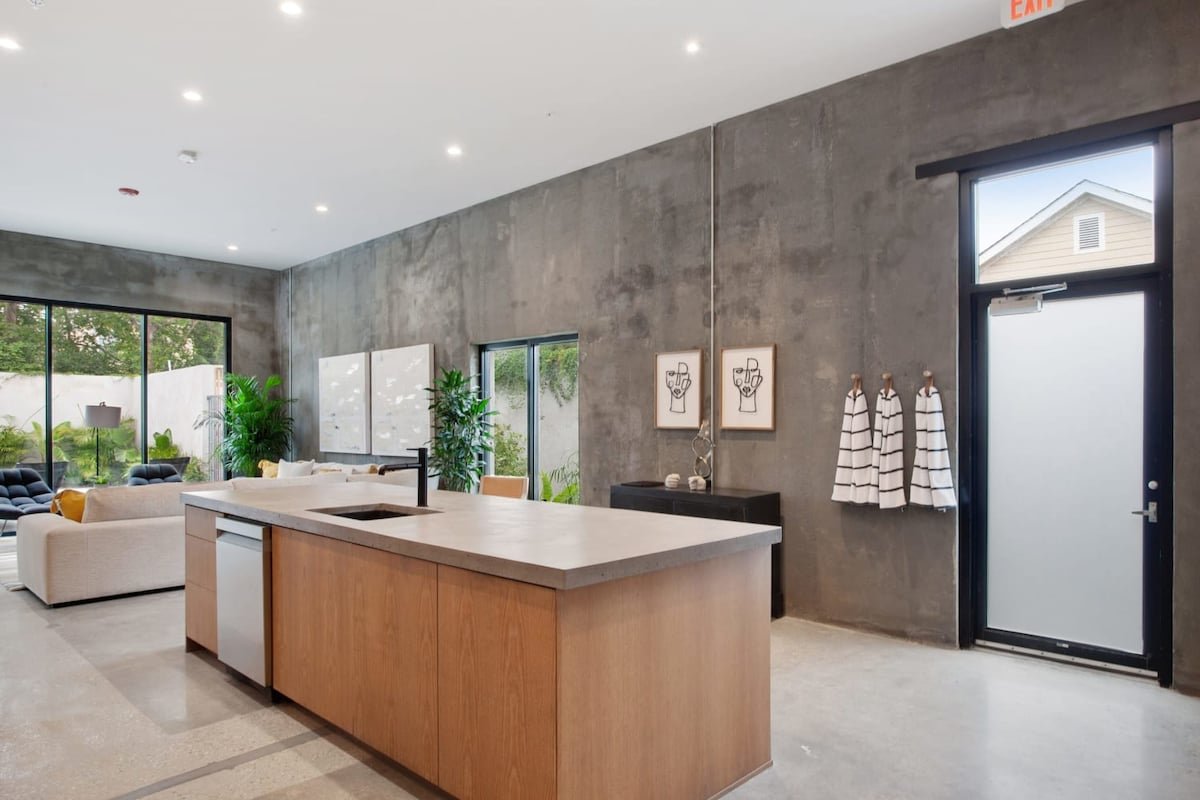 Claudia Hotel -Unit 5 Sense of Calm and Relaxation gallery image 5