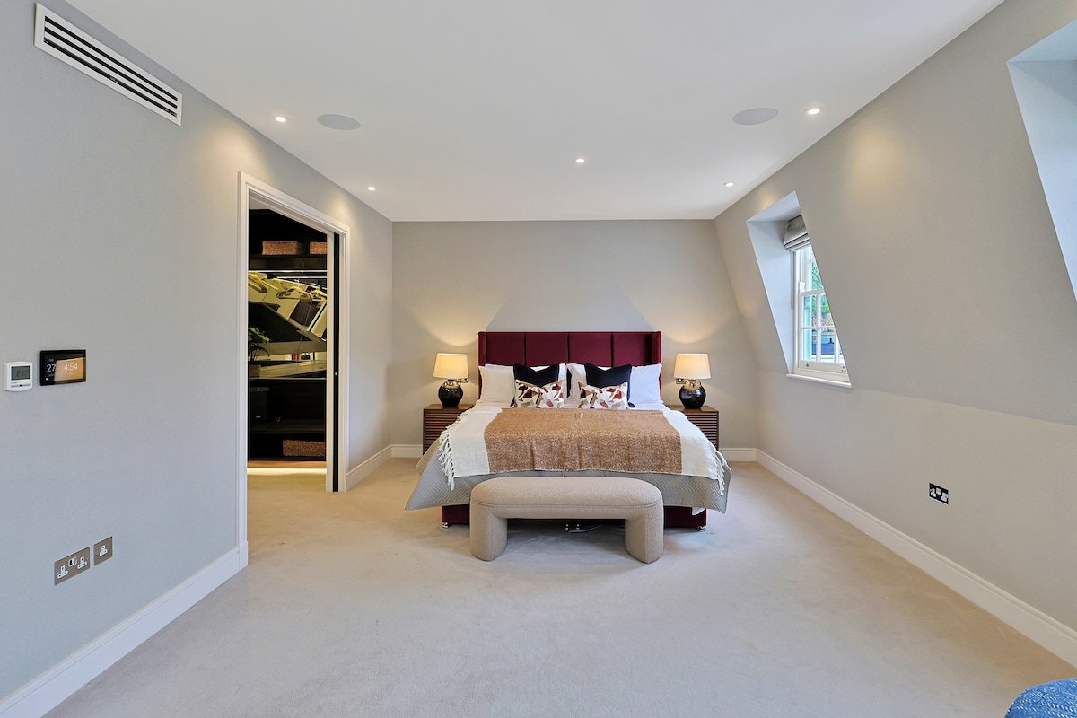 Luxe Mews Home w Cinema Room – South Kensington gallery image 3