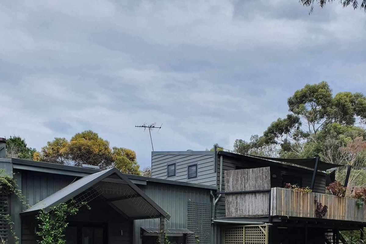 Lacabane Retreat – Gum Tree House gallery image 2