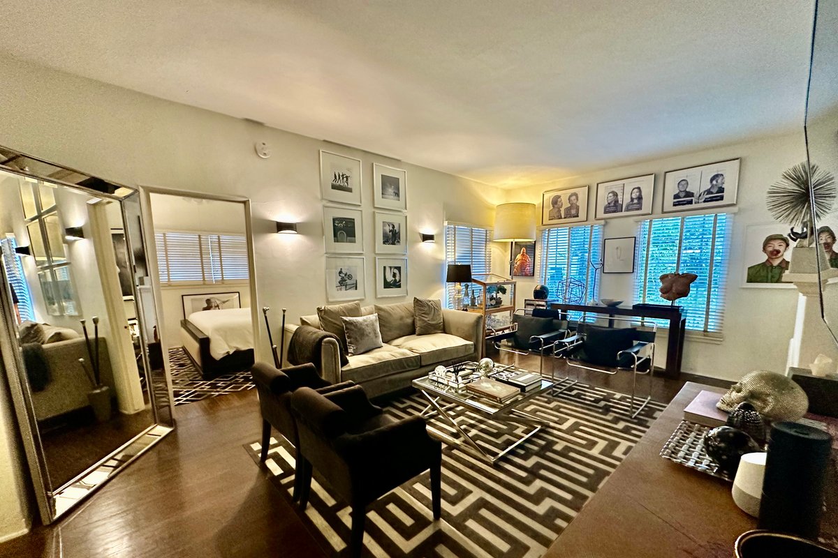 Rodeo Dr – Free Parking – Designer 2 Bedroom