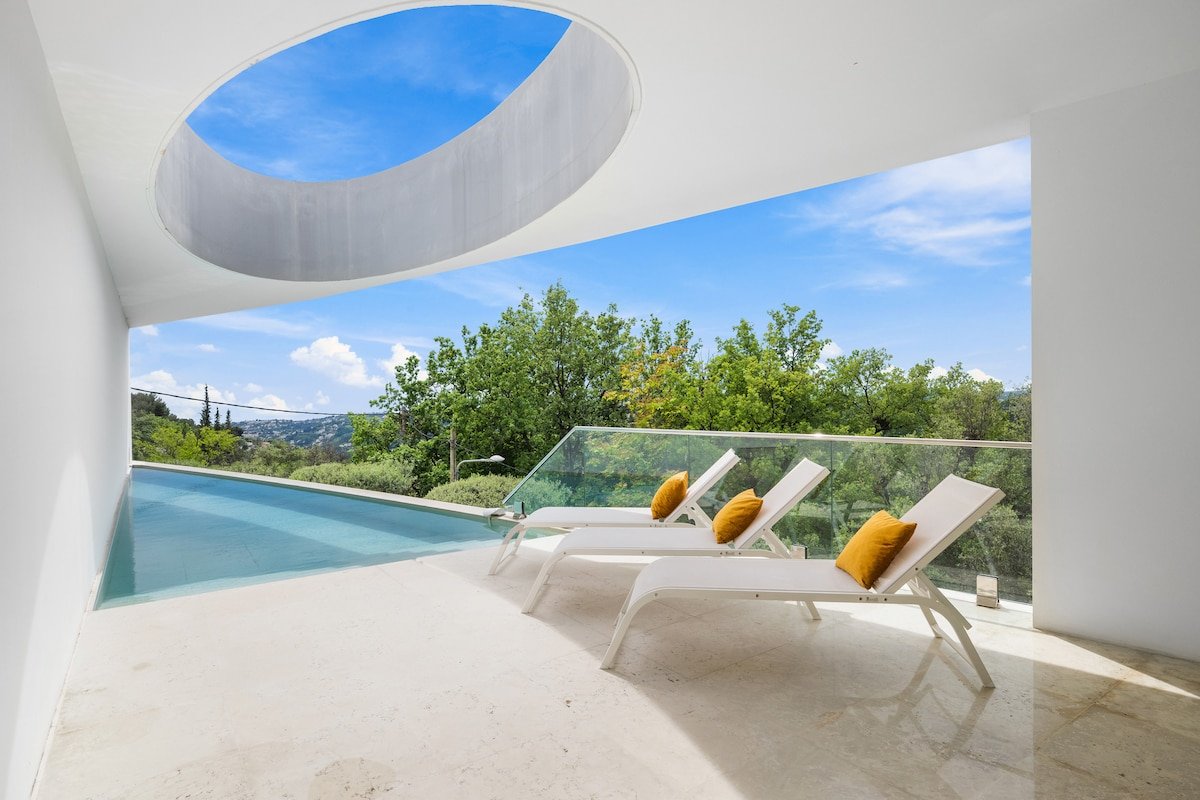 French Riviera Villa – Piscine & Vue Mer à Nice