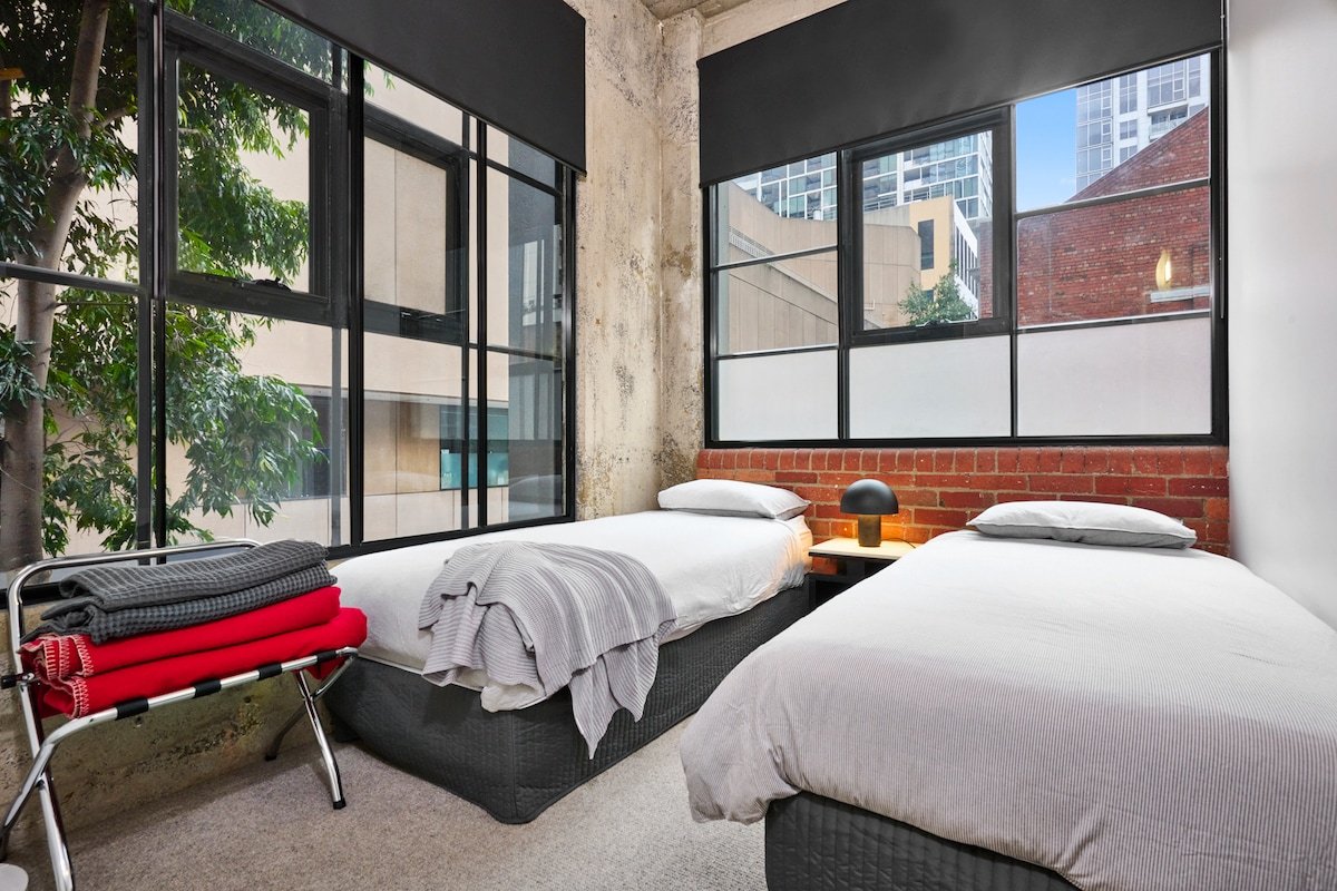 3 BR CBD East-End warehouse apartment gallery image 5